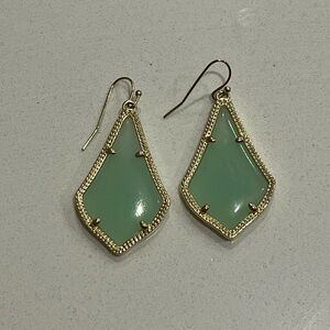 ✨Kendra Scott Green Drop Earrings